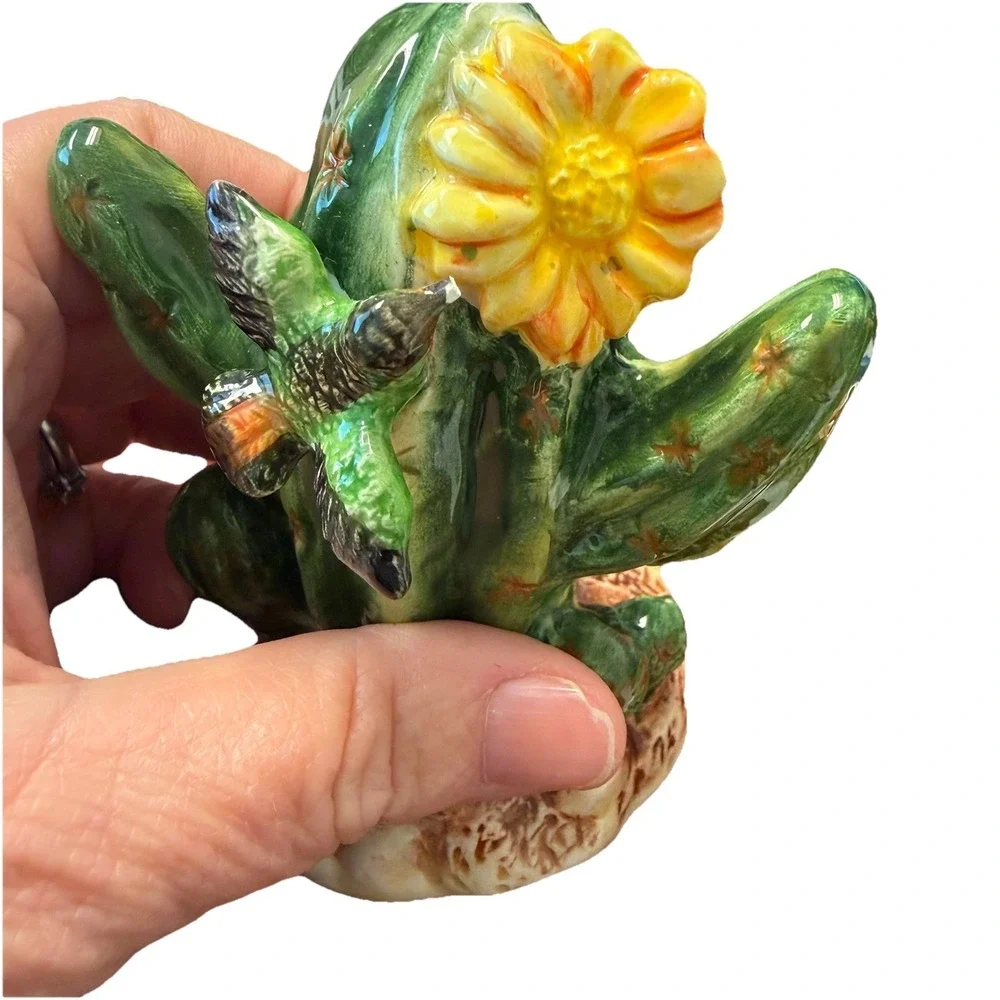 Vintage Cactus‎ Salt & Pepper Shakers Set Hummingbird Southwest Desert
